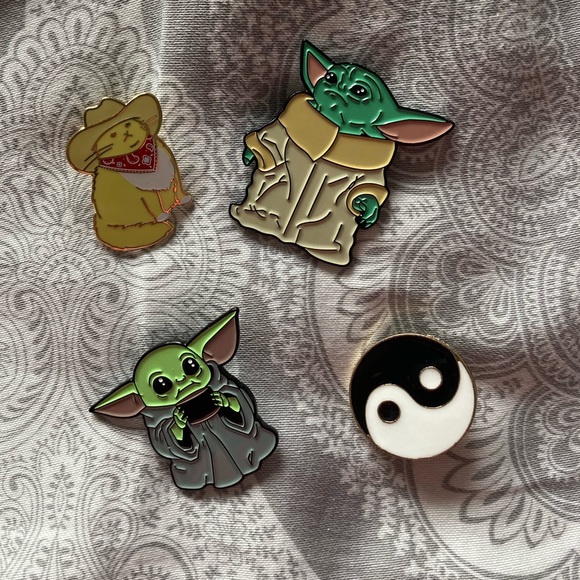 Enamel pin - Picture 2 of 2